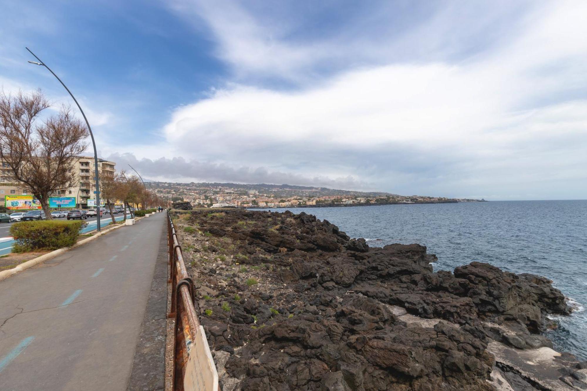 Апартаменты Finestre Sul Mare Катания Экстерьер фото
